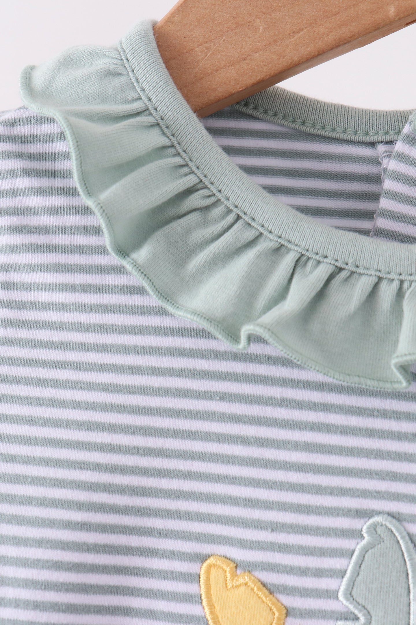  Aaria Tees