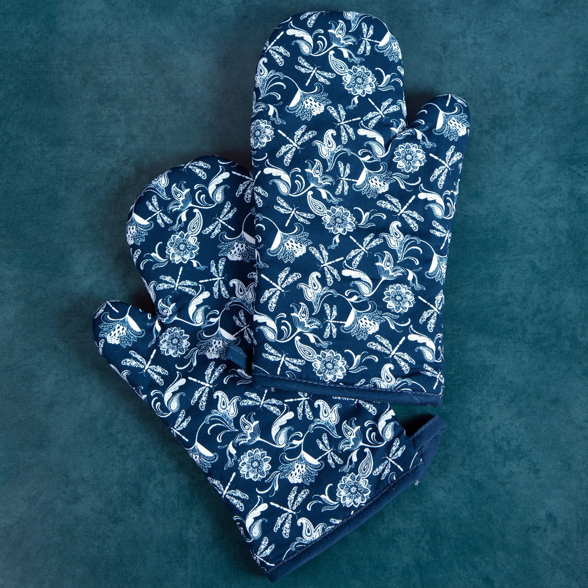 Distinctly Designed Oven Mitts - Set of 2 - Aaria Tees Aaria Tees