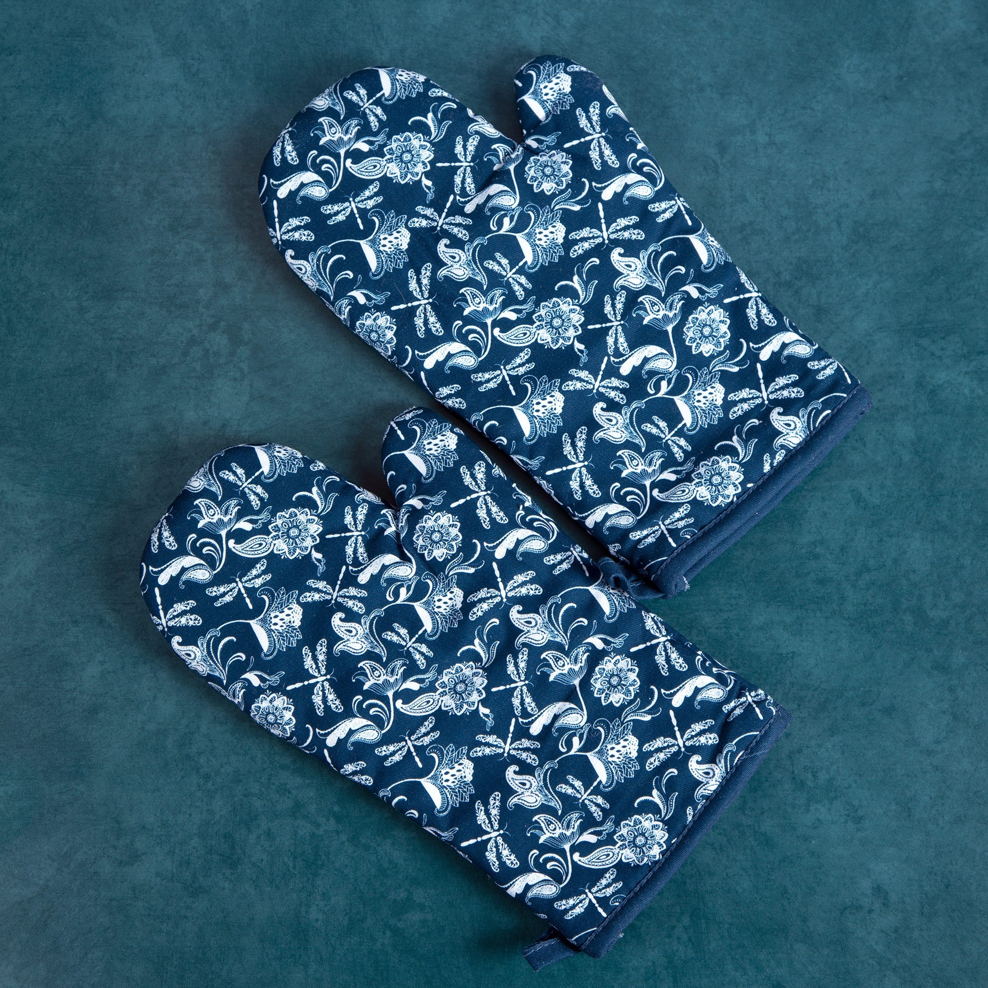 Distinctly Designed Oven Mitts - Set of 2 - Aaria Tees Aaria Tees