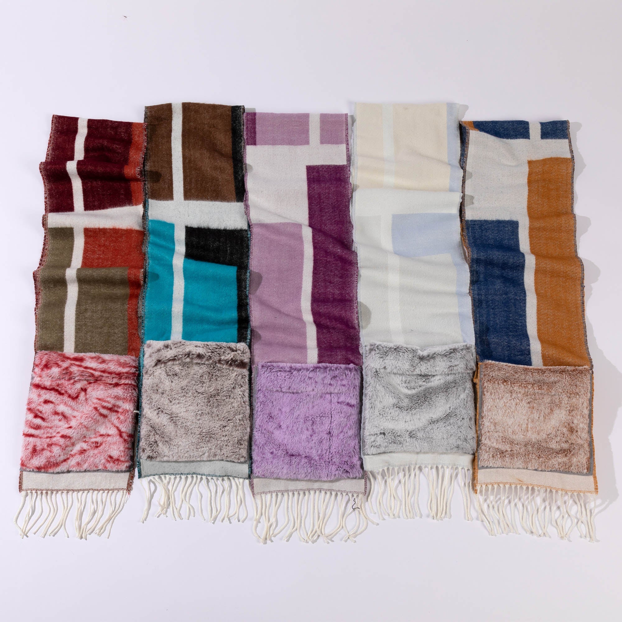 Geometric Print Pocket Scarf - Aaria Tees Aaria Tees