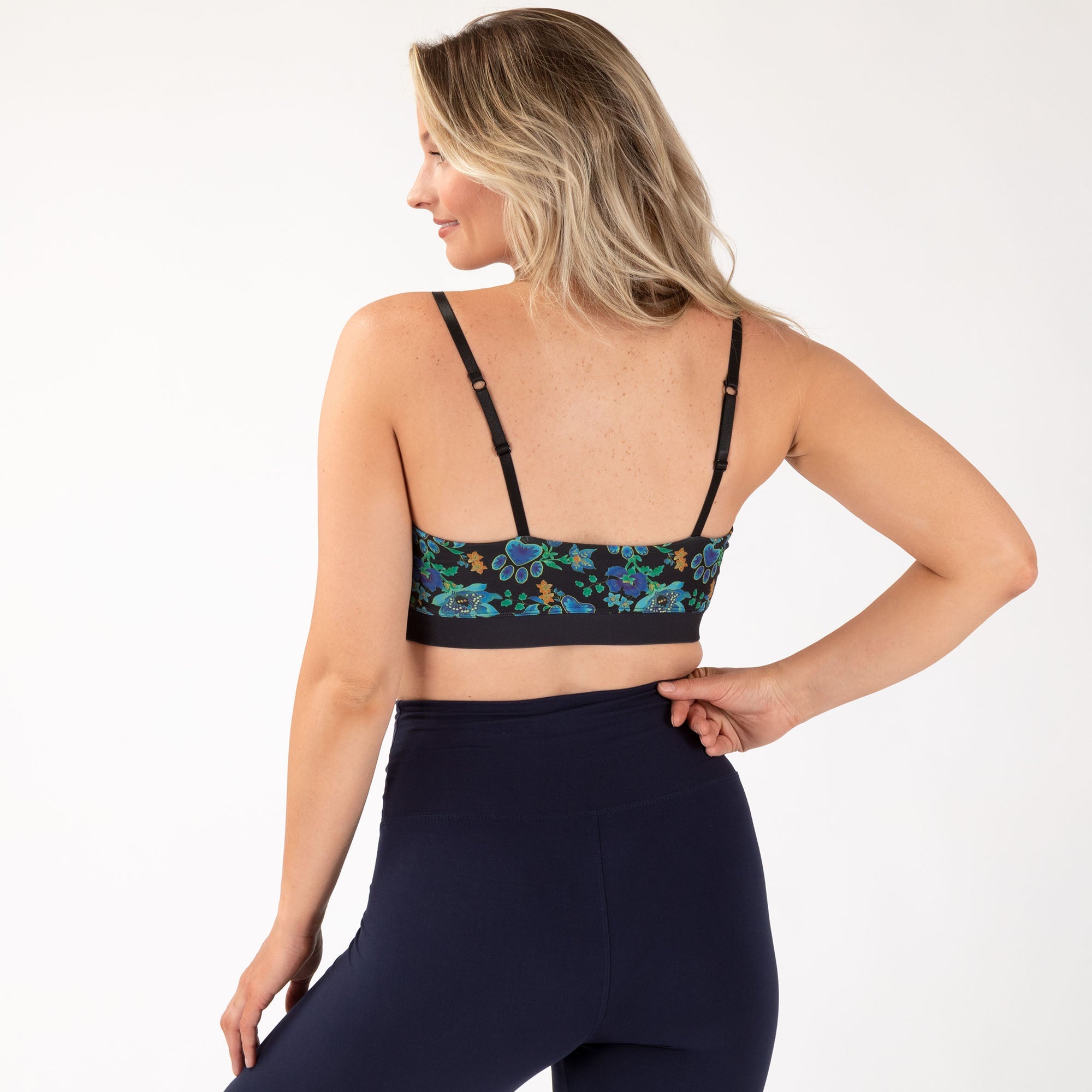Adjustable Straps Sports Bra - Aaria Tees Aaria Tees