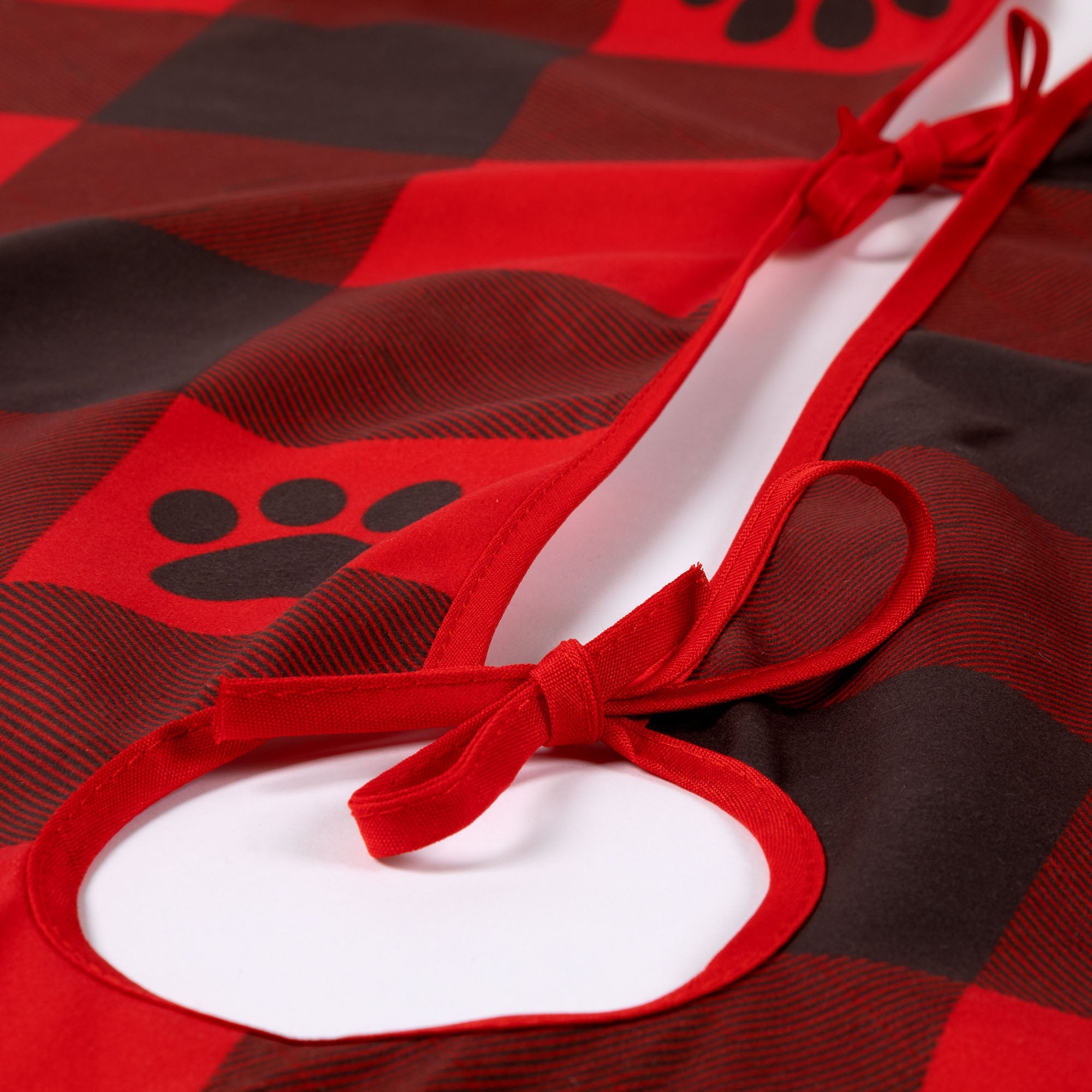 Pets & Paws Christmas Tree Skirt - Aaria Tees Aaria Tees