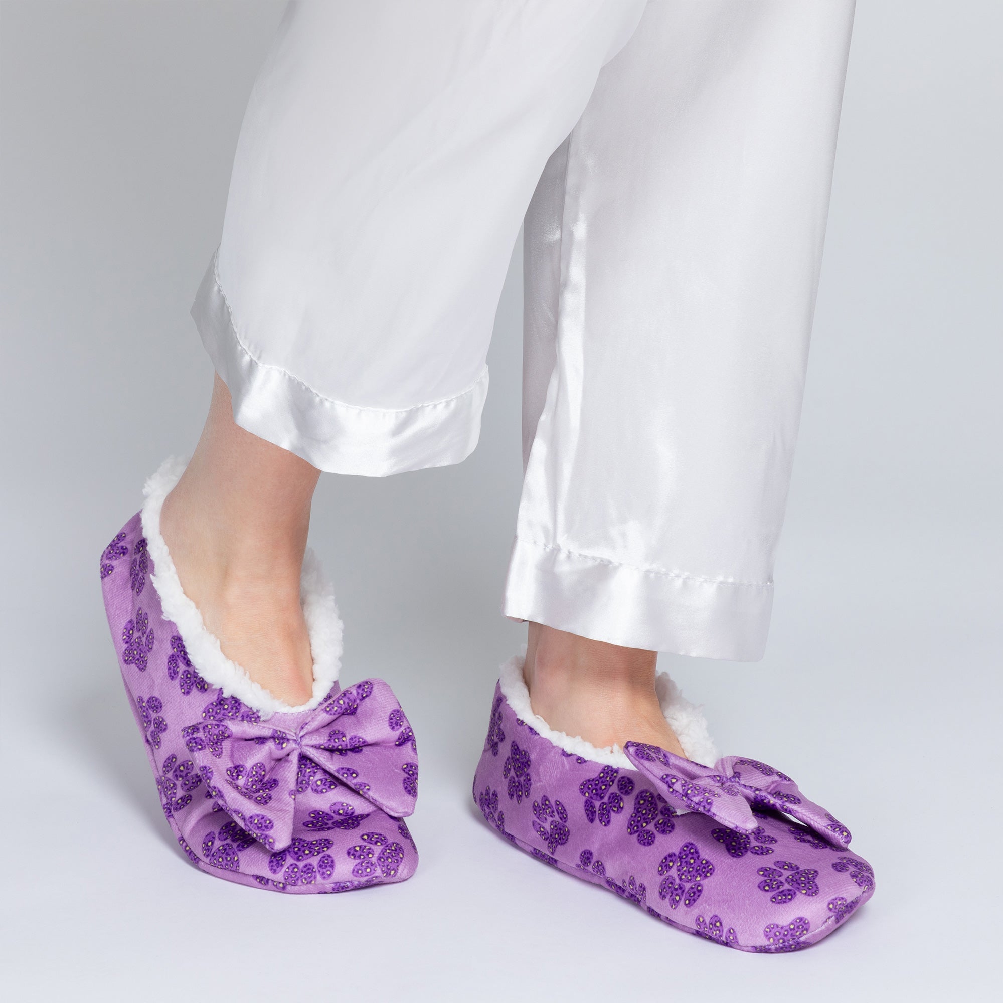 Super Cozy&trade; Leopard Paw Slippers With Large Bow - Aaria Tees Aaria Tees