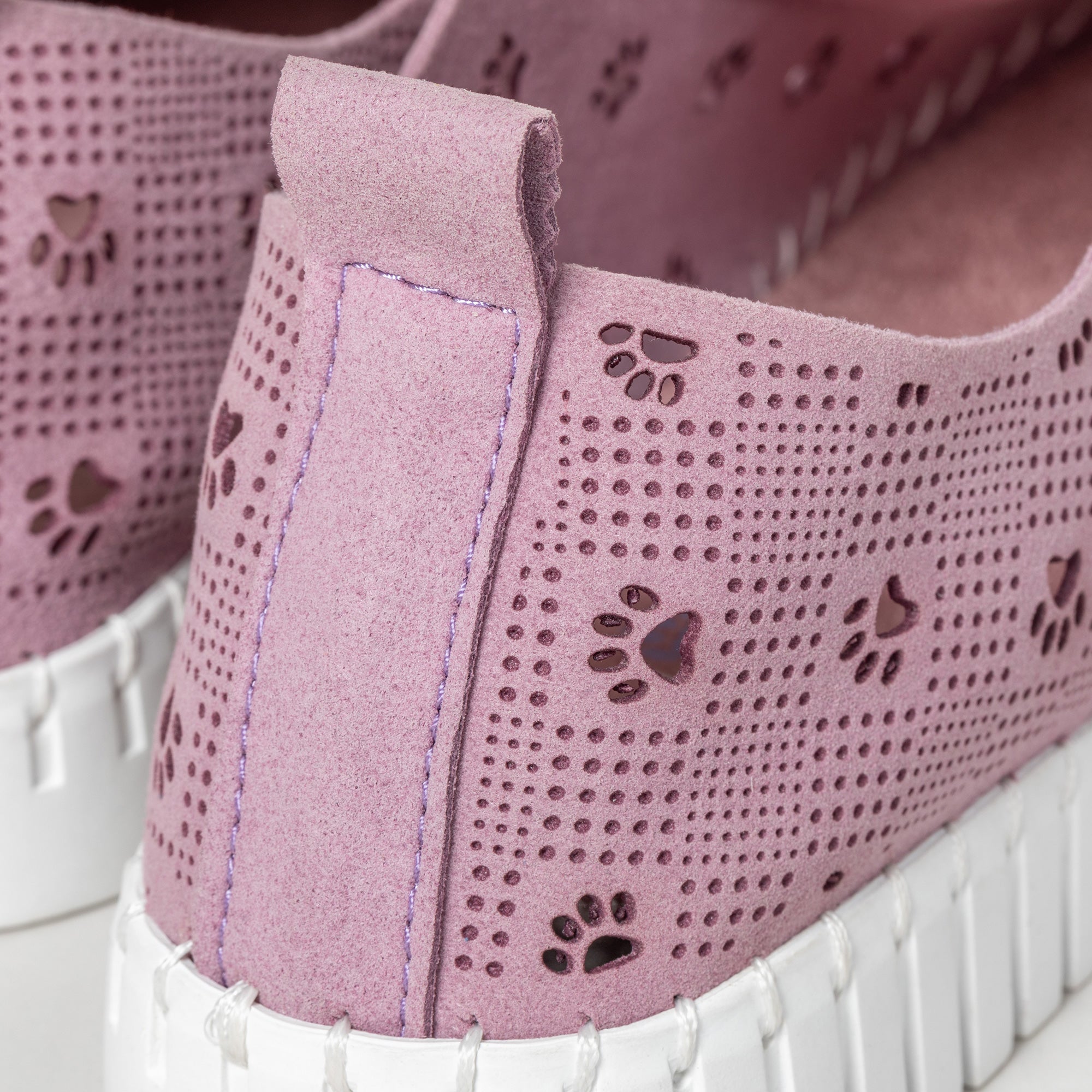 Cut-Out Paw Print Casual Sneakers - Aaria Tees Aaria Tees