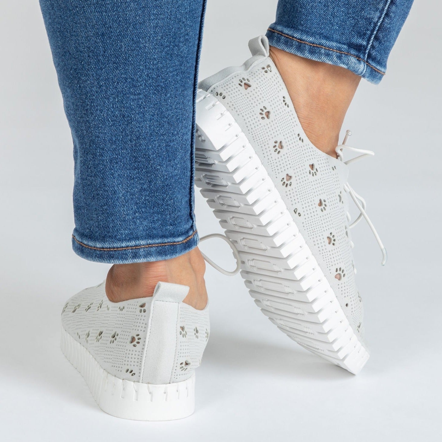 Cut-Out Paw Print Casual Sneakers - Aaria Tees Aaria Tees