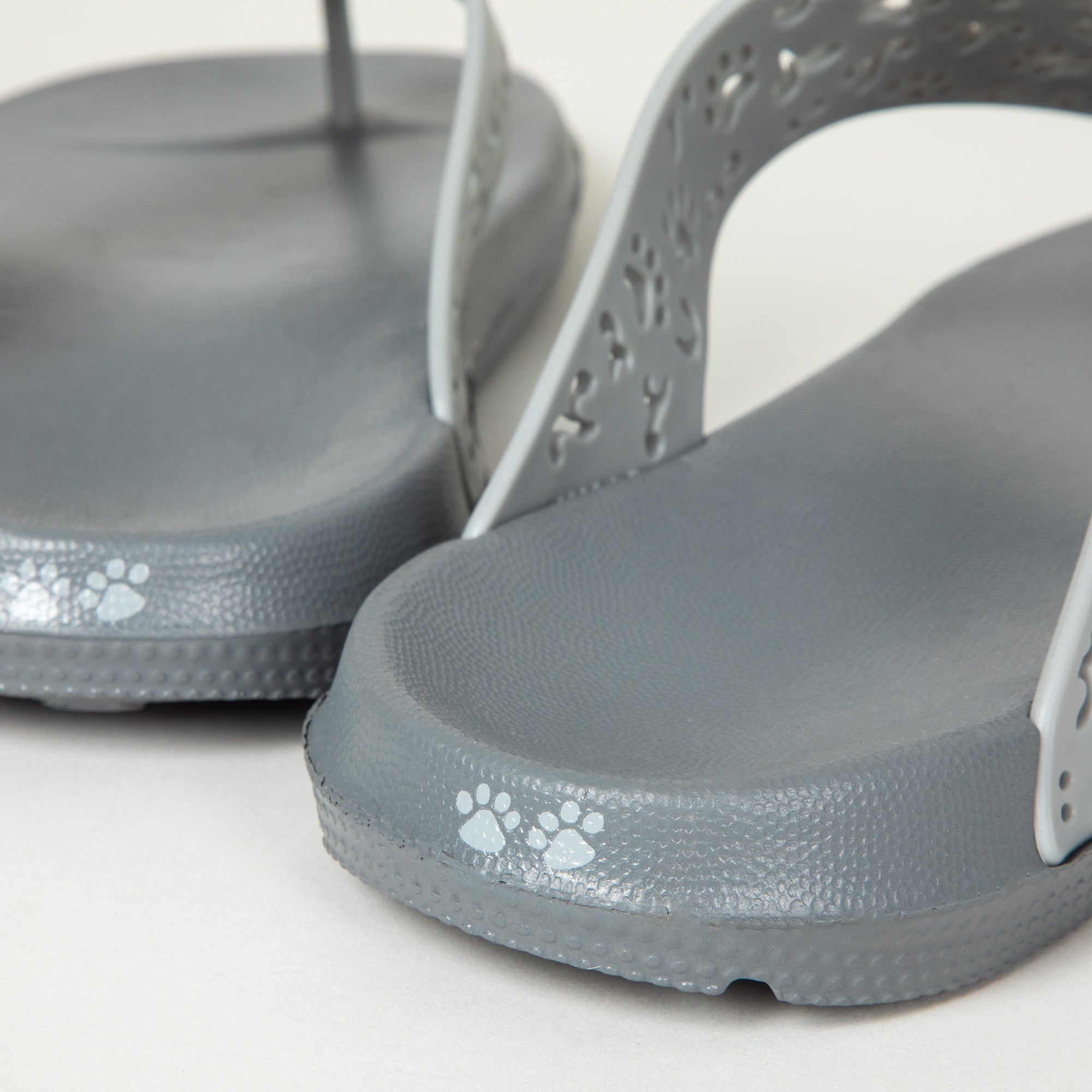 Cut-Out Paw Print Flip Flops - Aaria Tees Aaria Tees