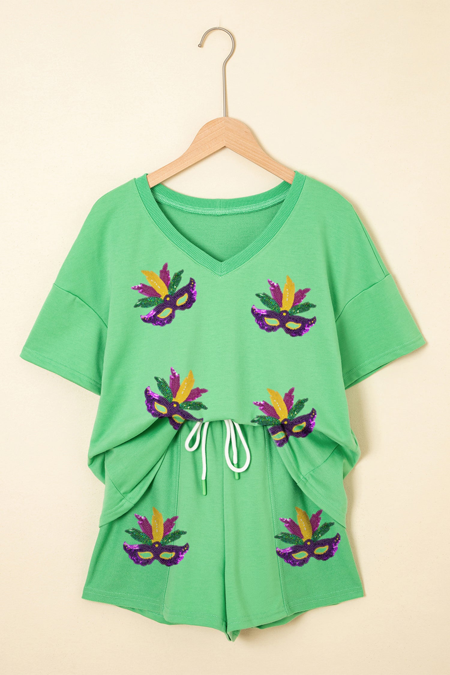  Aaria Tees
