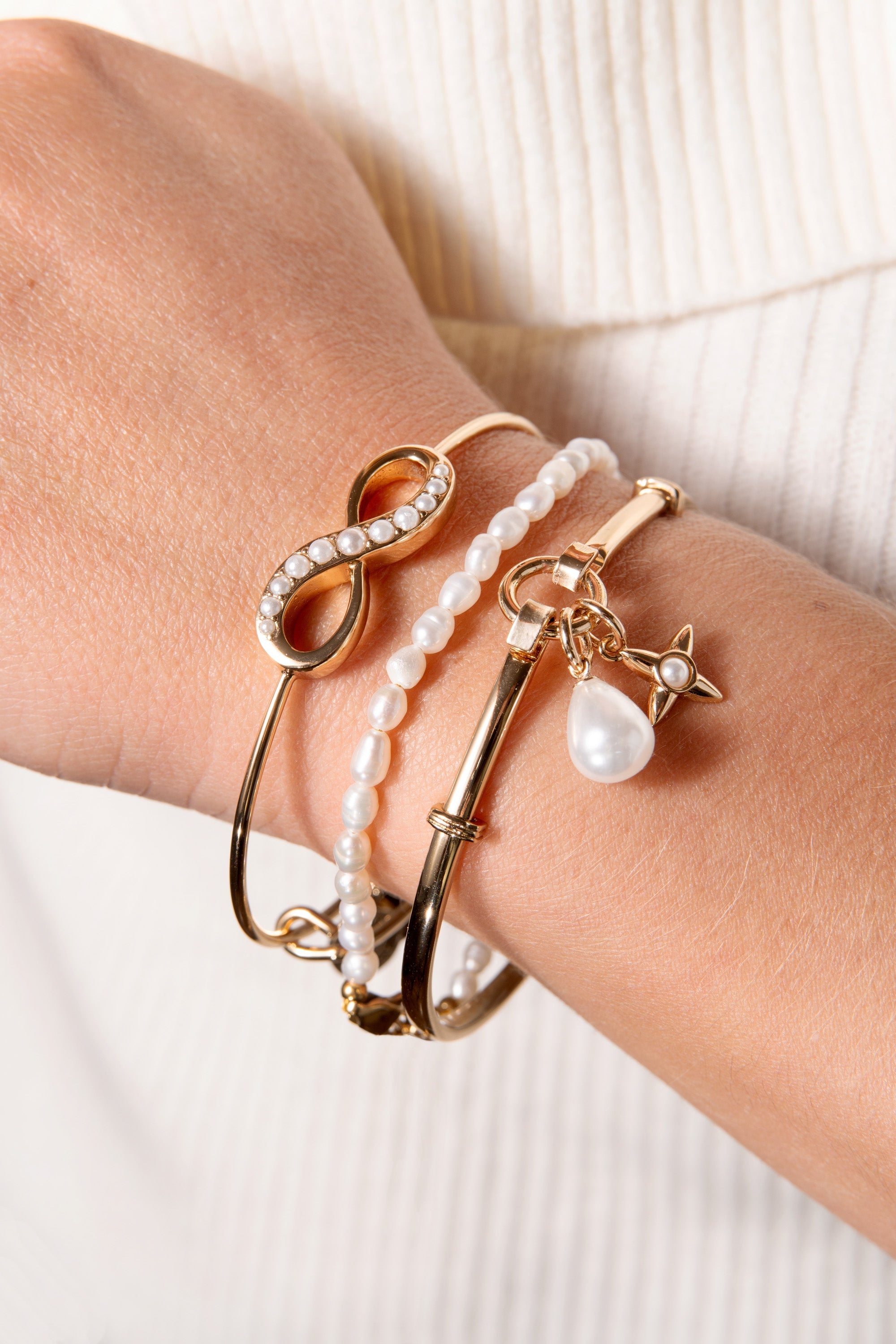 Freshwater Pearl Bracelet - Aaria Tees Aaria Tees