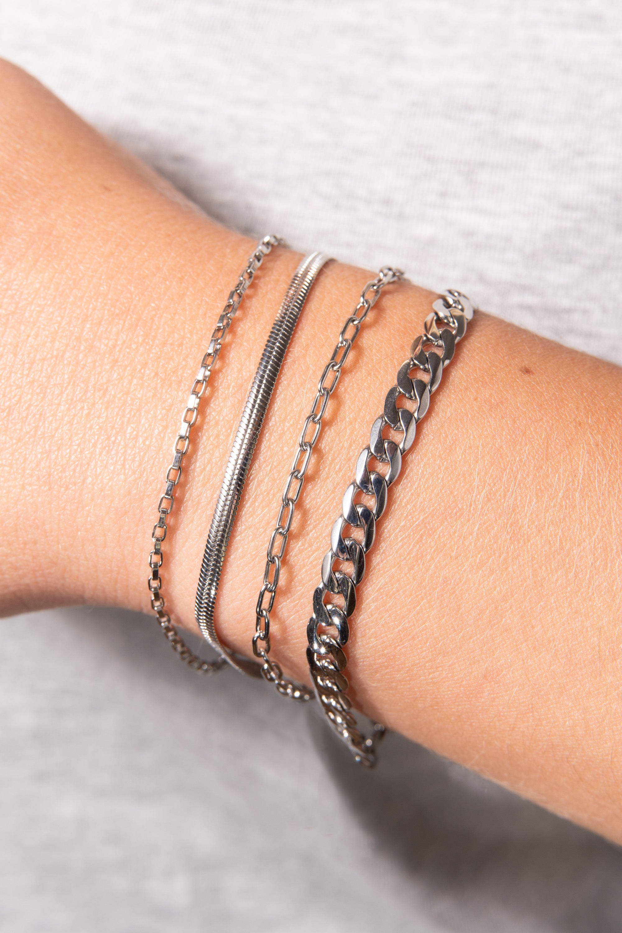 Everyday Flat Curb Chain Bracelet - Aaria Tees Aaria Tees