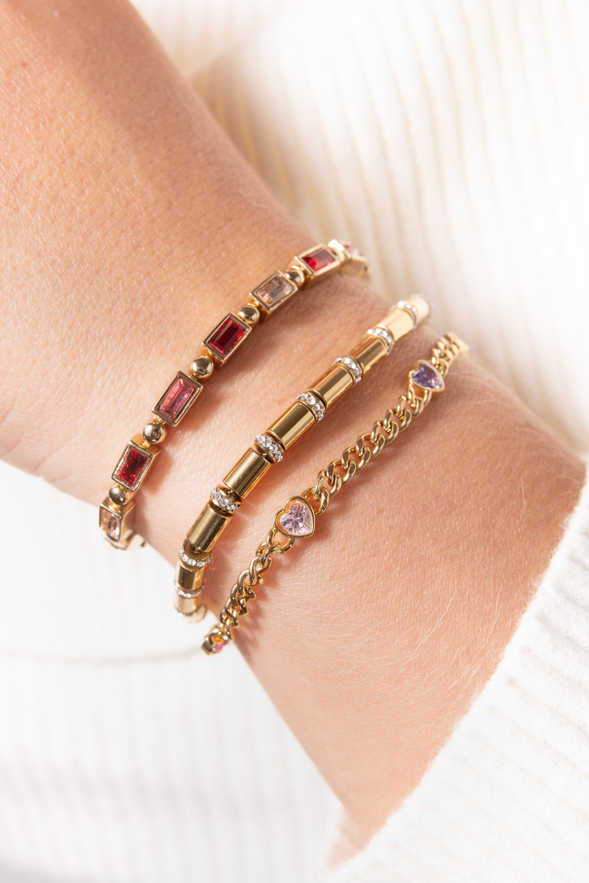 Heart Curb Chain Bracelet - Aaria Tees Aaria Tees