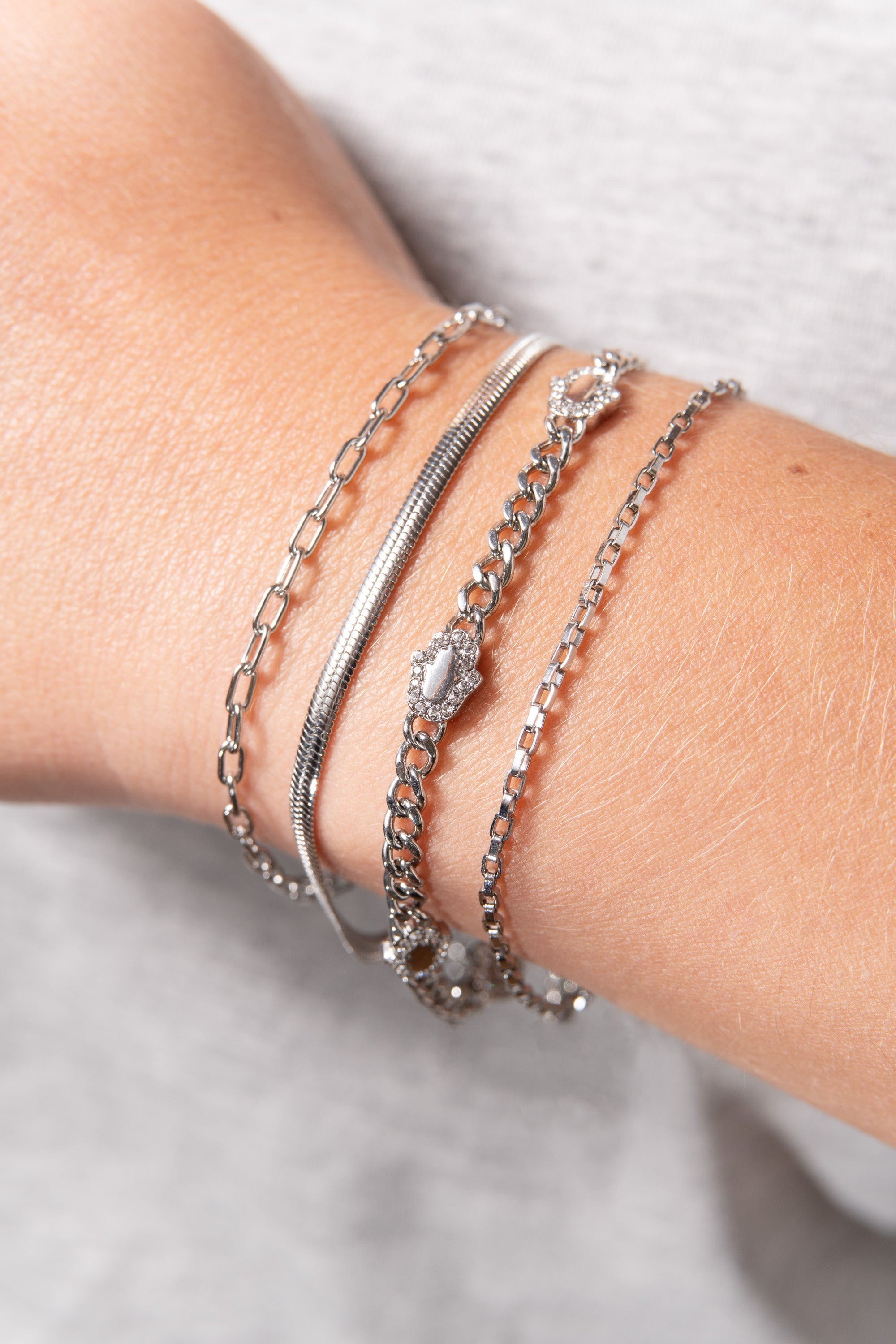 Hamsa Curb Chain Bracelet - Aaria Tees Aaria Tees