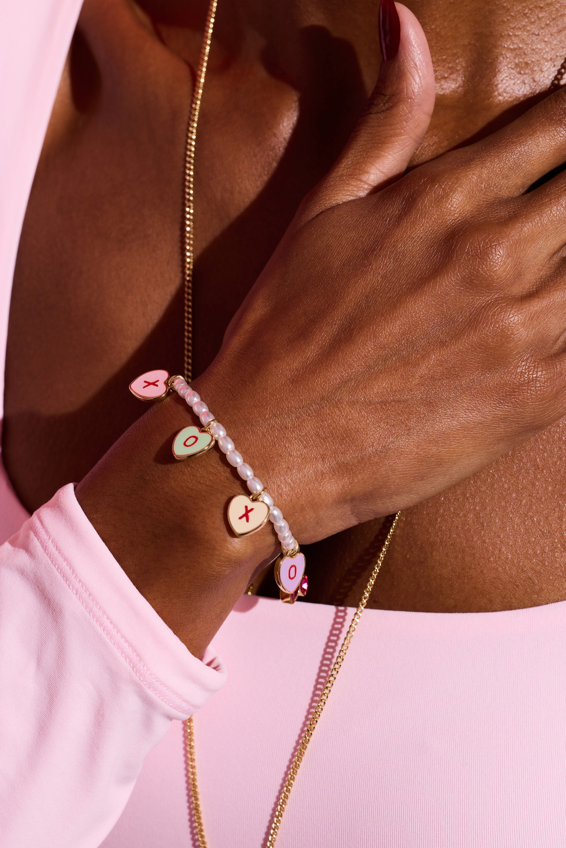 Sweethearts® ‘XOXO’ Heart Charm Beaded Pearl Bracelet - Aaria Tees Aaria Tees