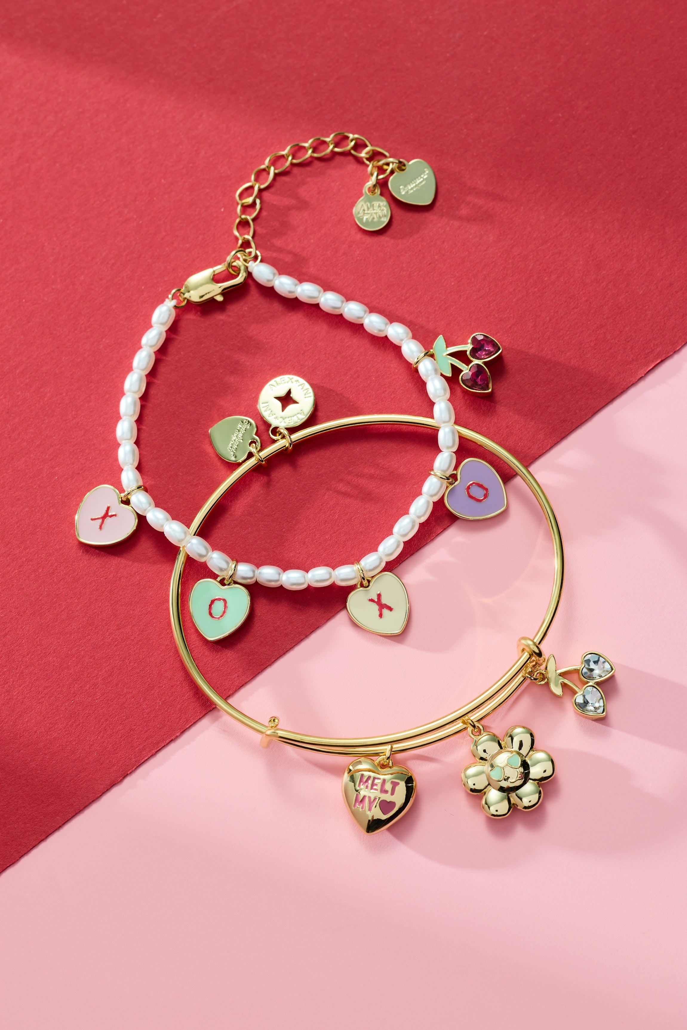 Sweethearts® ‘XOXO’ Heart Charm Beaded Pearl Bracelet - Aaria Tees Aaria Tees