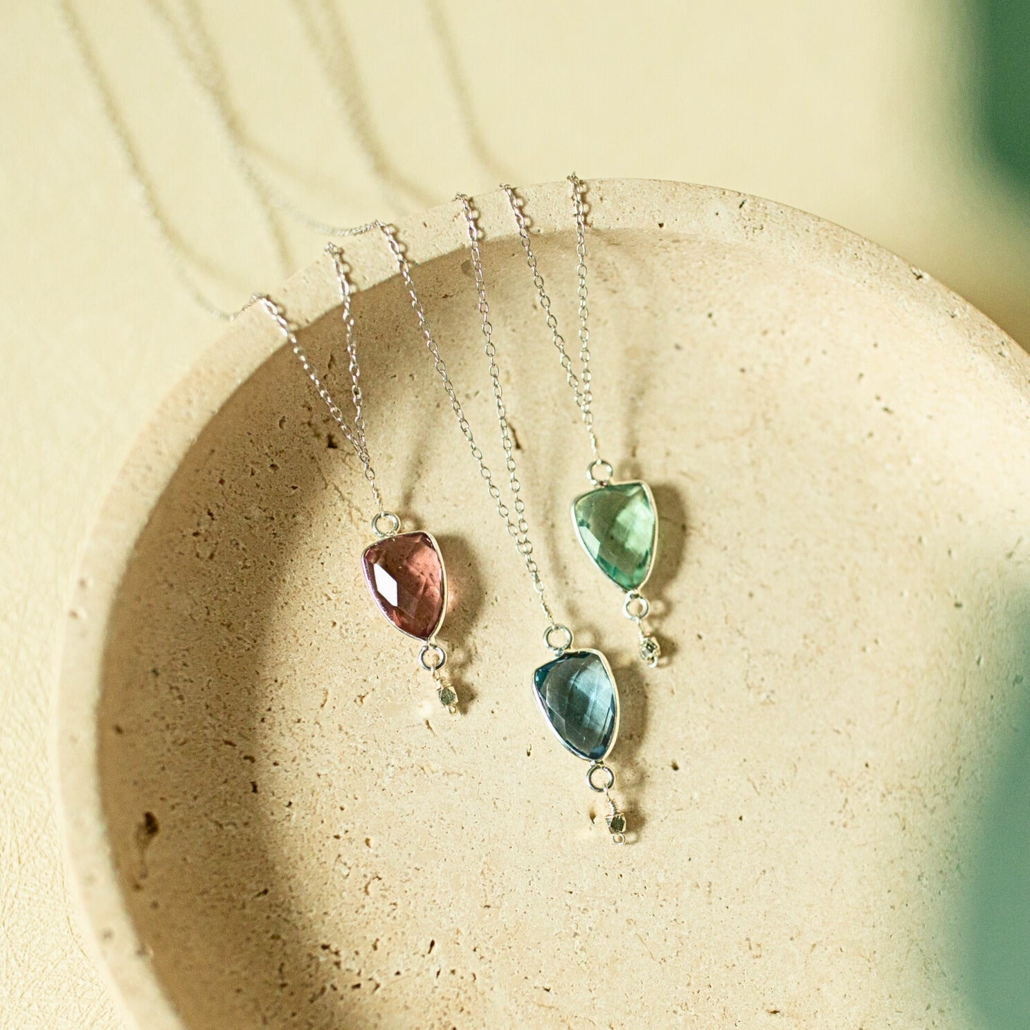  Aaria Tees