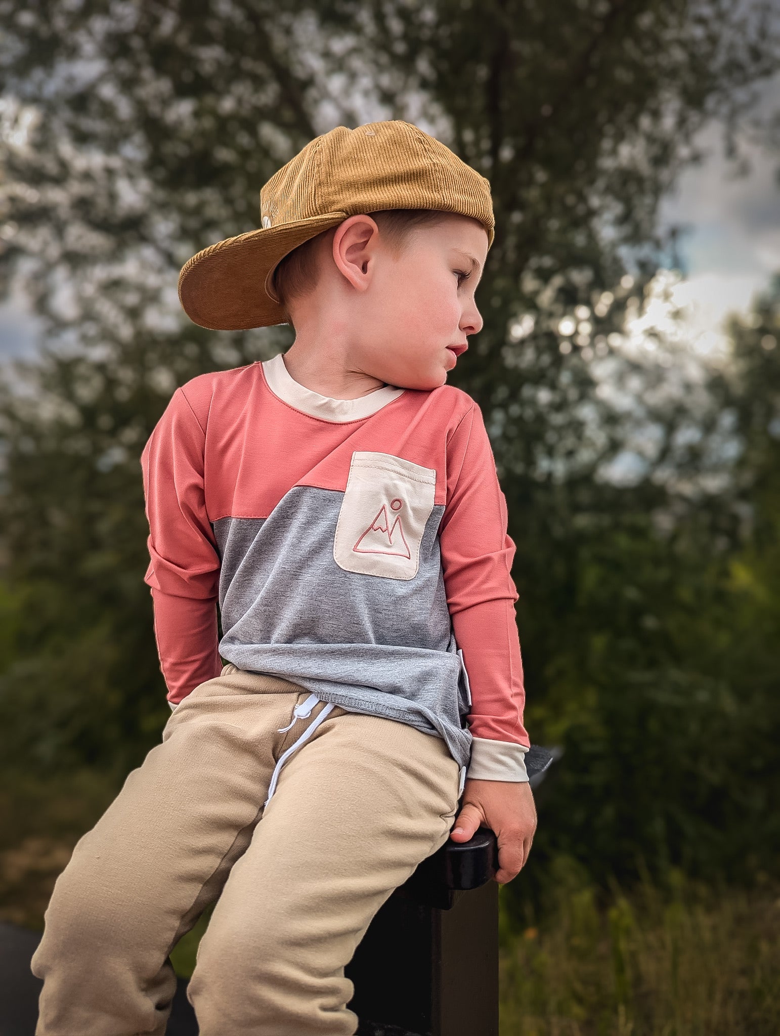  Aaria Tees