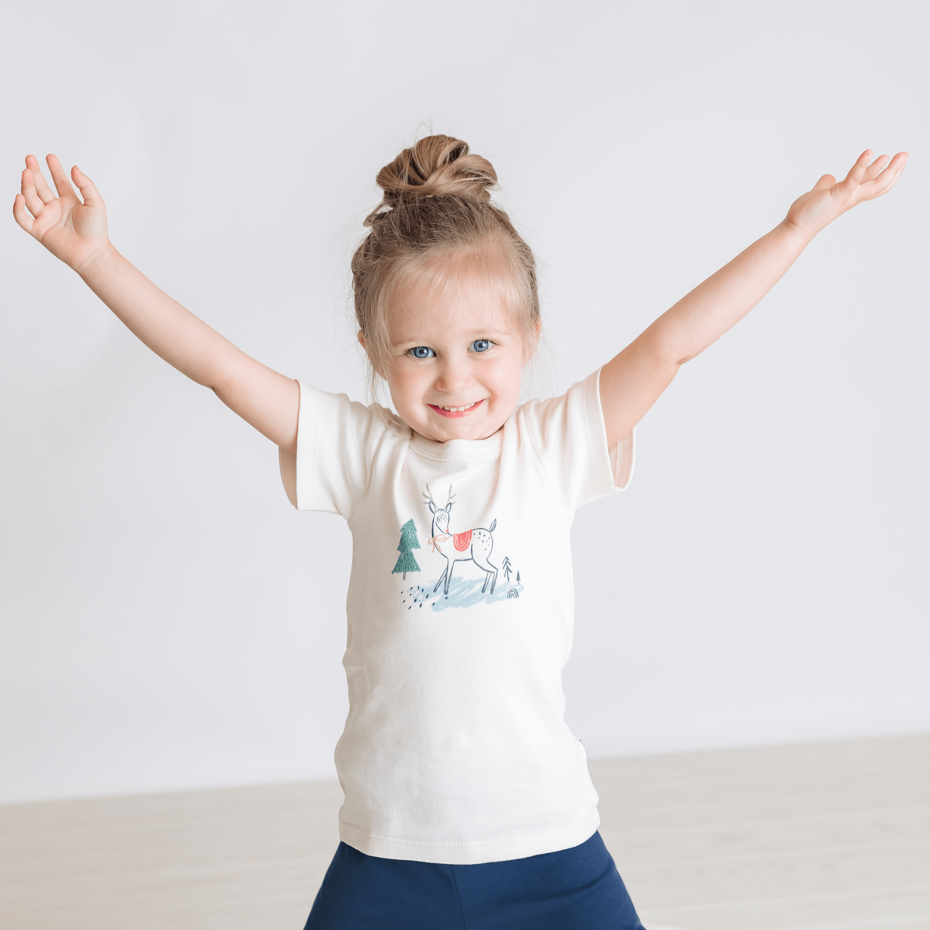 graphic tee | christmas deer - Aaria Tees Aaria Tees