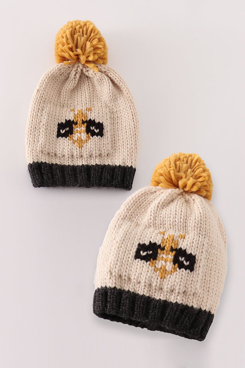 Beige pompom bee cable beanie - Aaria Tees Aaria Tees