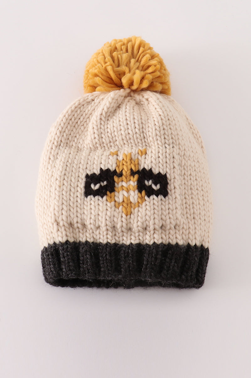 Beige pompom bee cable beanie - Aaria Tees Aaria Tees