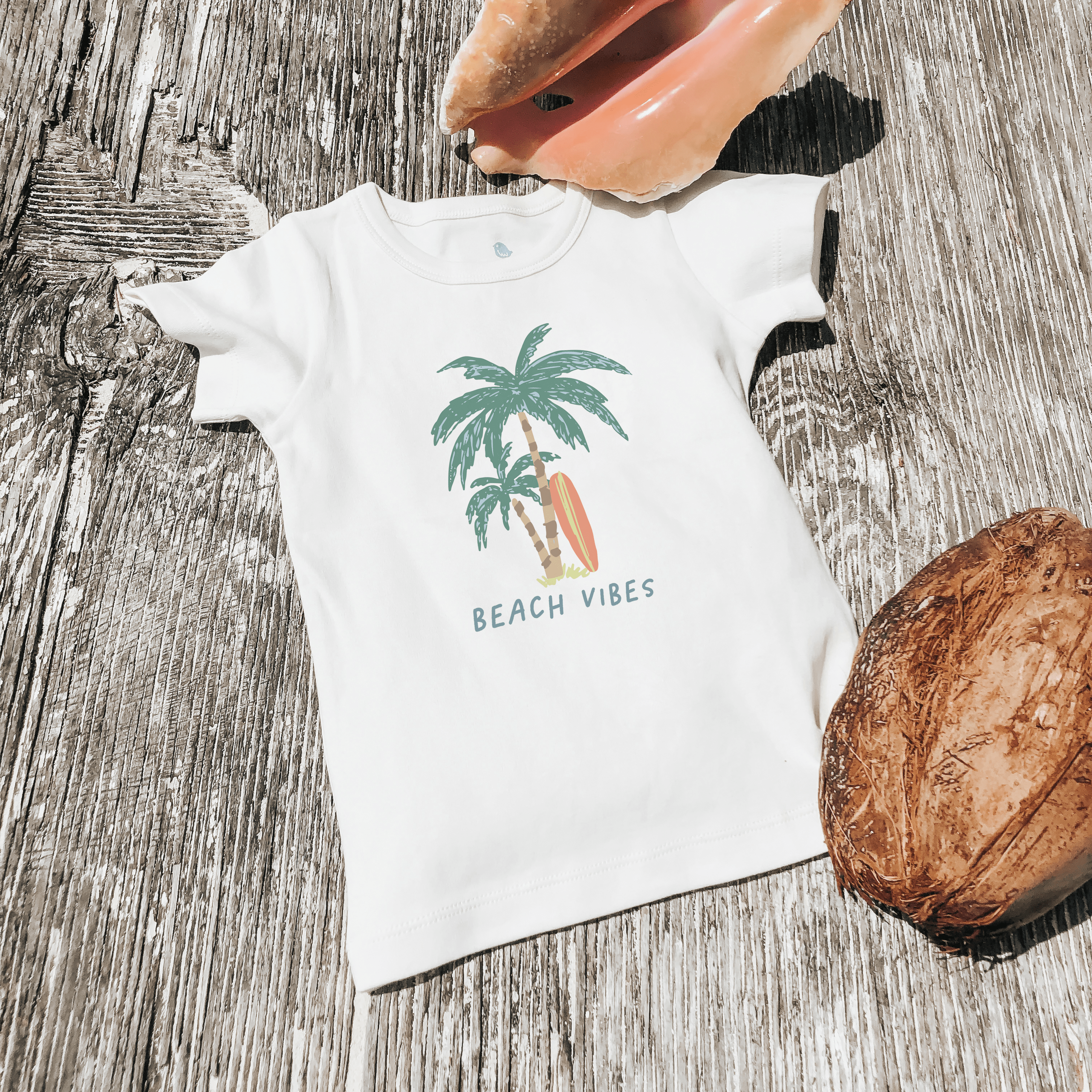 graphic tee | beach vibes palms - Aaria Tees Aaria Tees