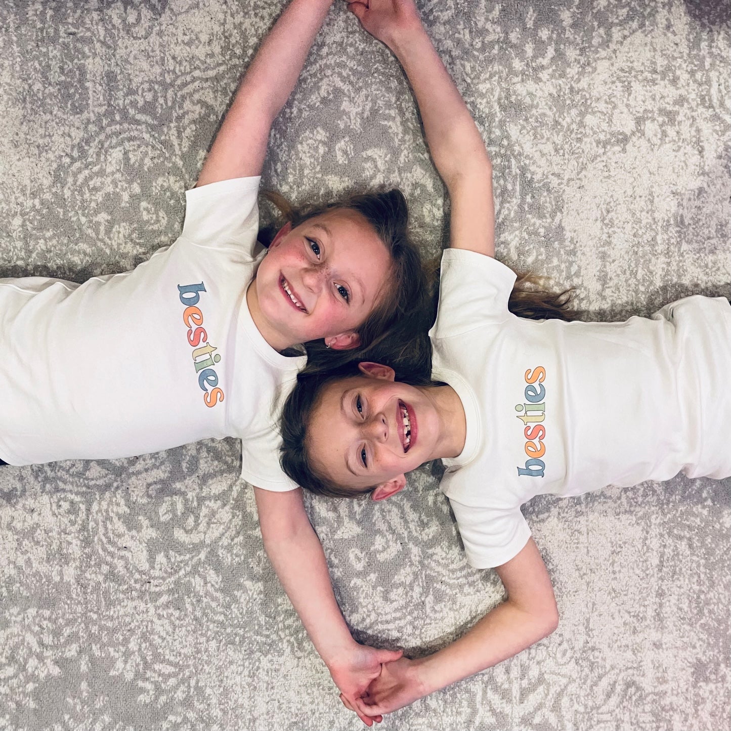 graphic tee | besties - Aaria Tees Aaria Tees