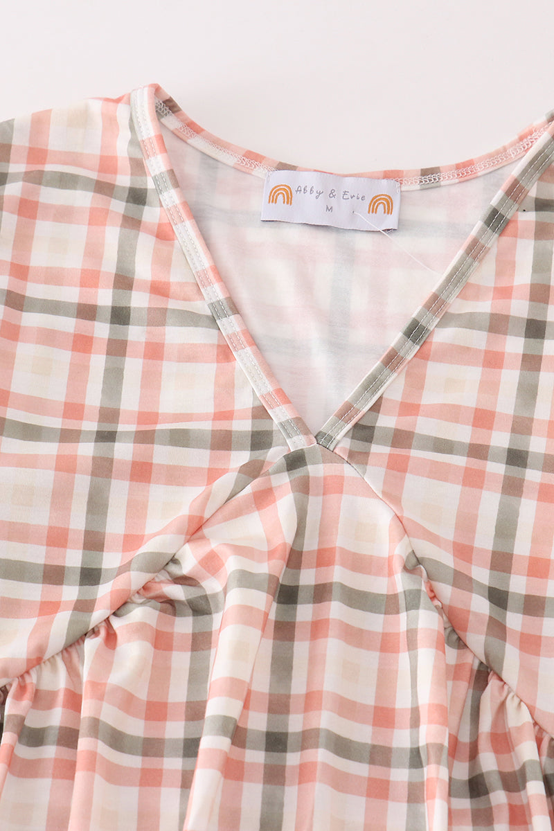  Aaria Tees