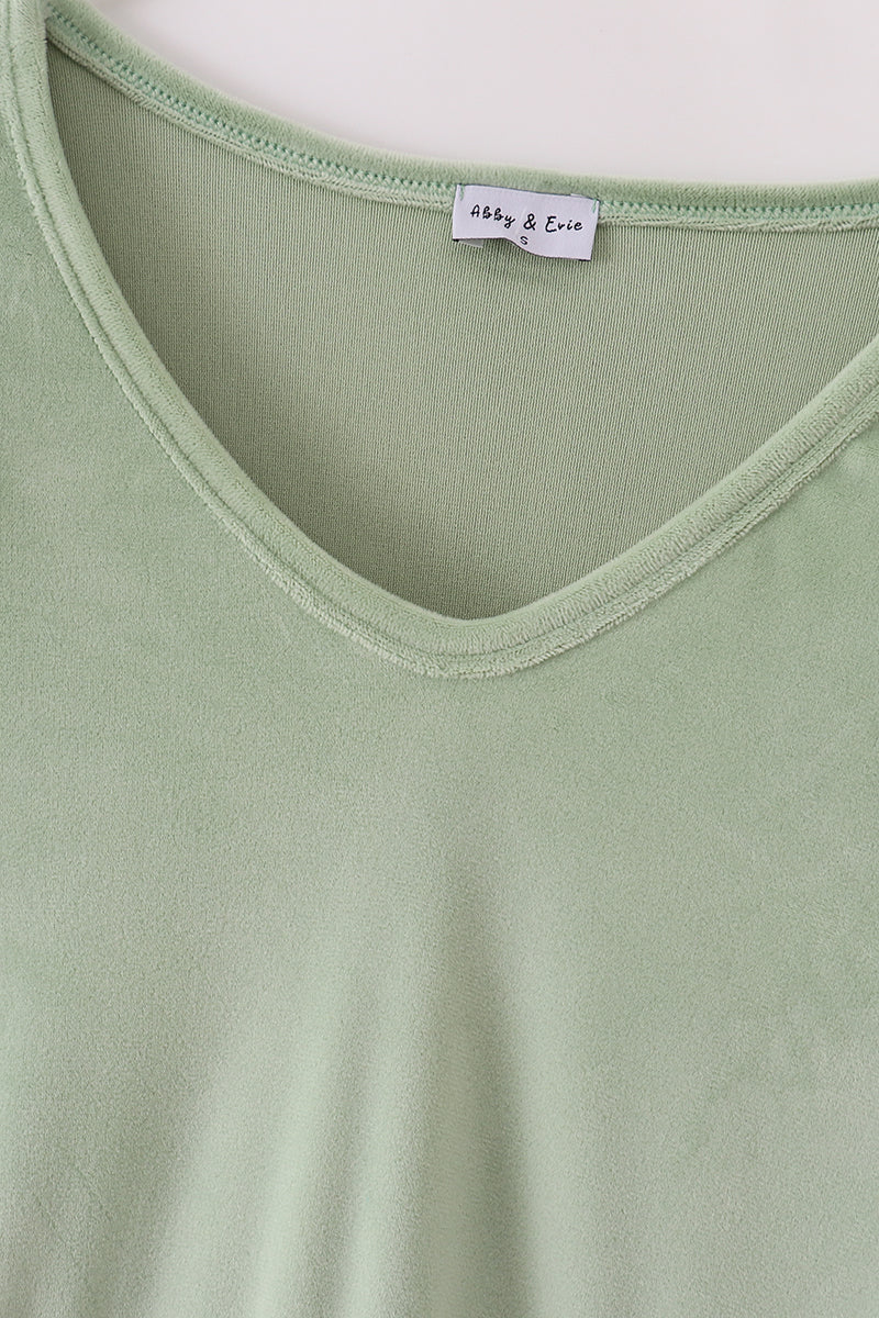  Aaria Tees