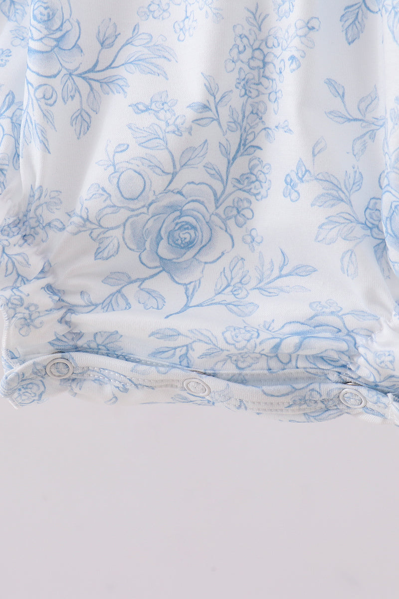  Aaria Tees