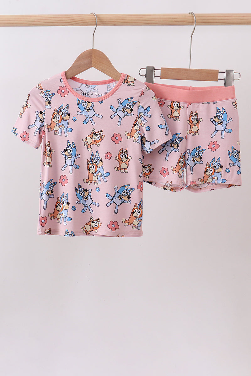  Aaria Tees