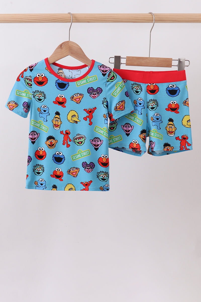  Aaria Tees