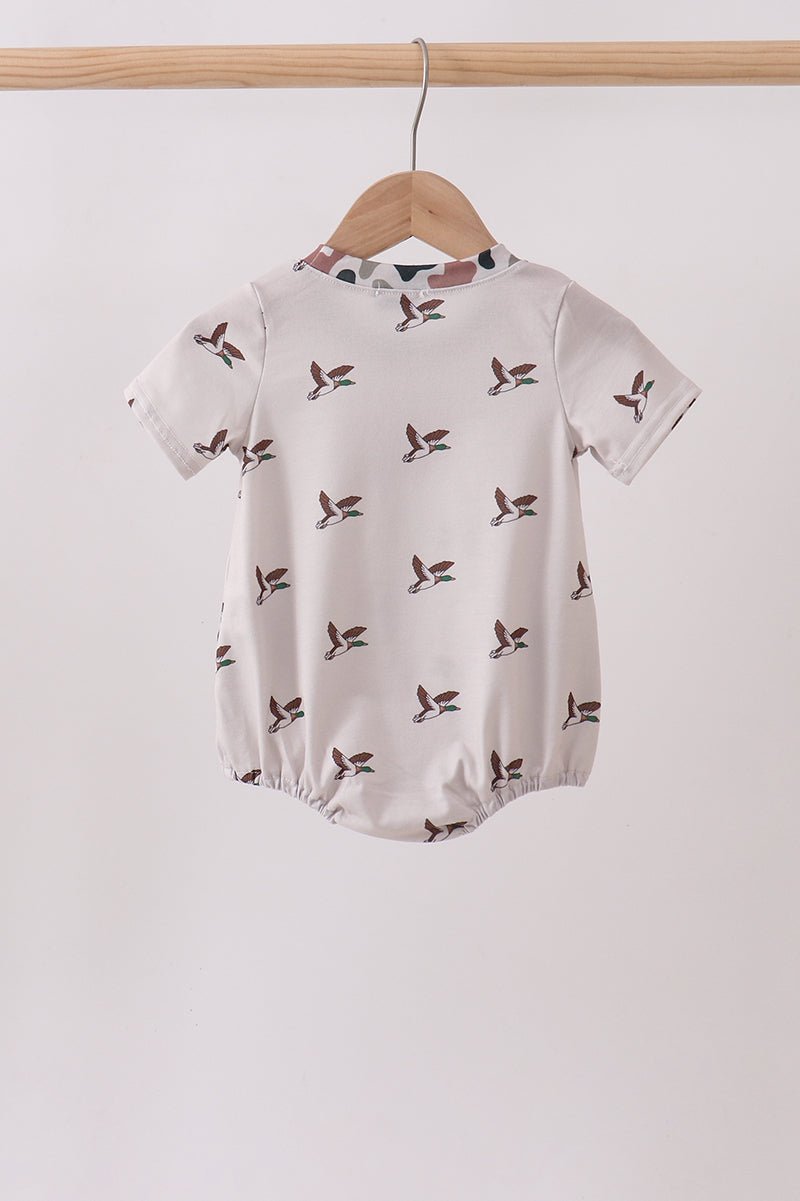  Aaria Tees