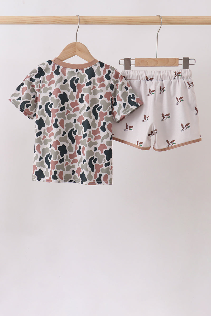  Aaria Tees