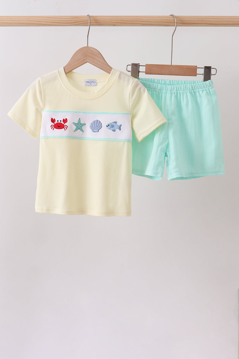  Aaria Tees