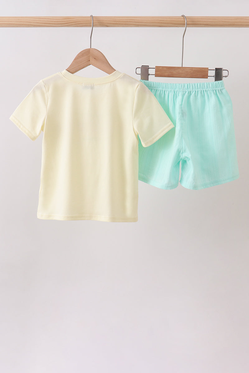  Aaria Tees