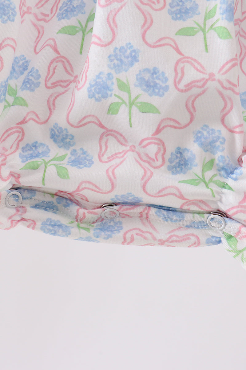  Aaria Tees
