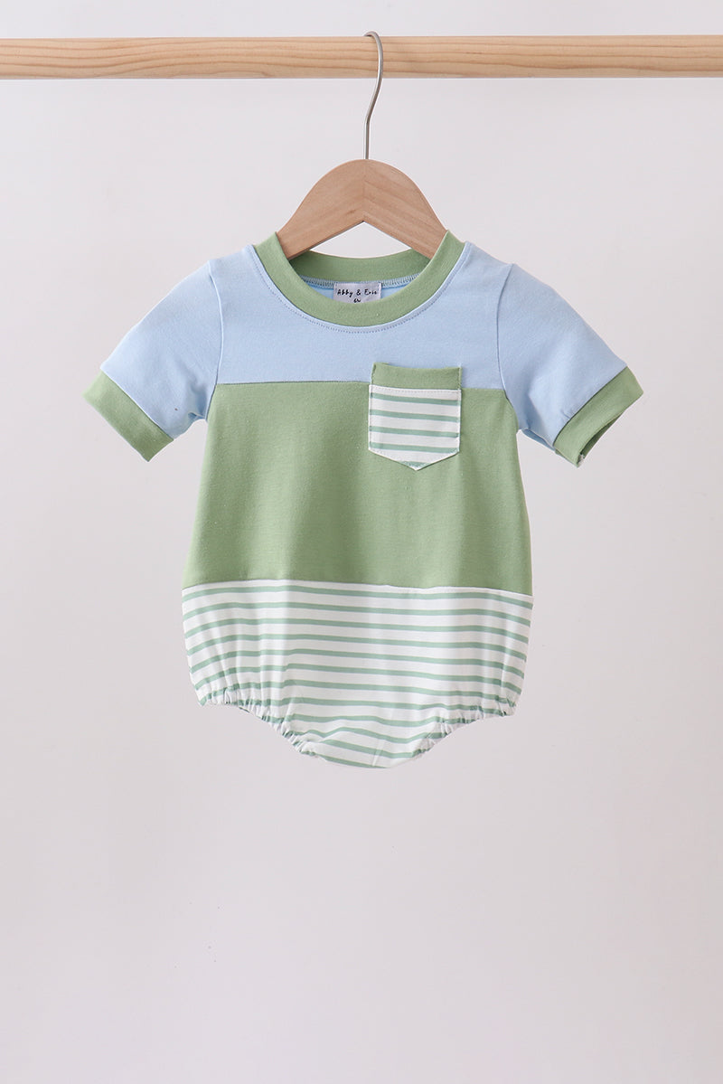  Aaria Tees
