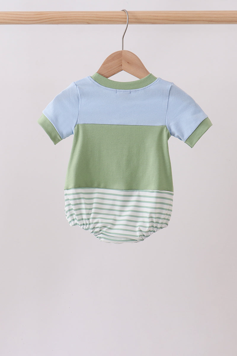 Aaria Tees