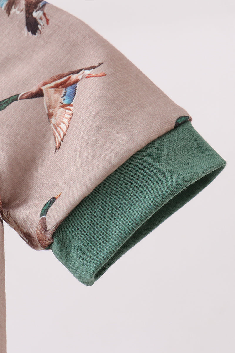  Aaria Tees