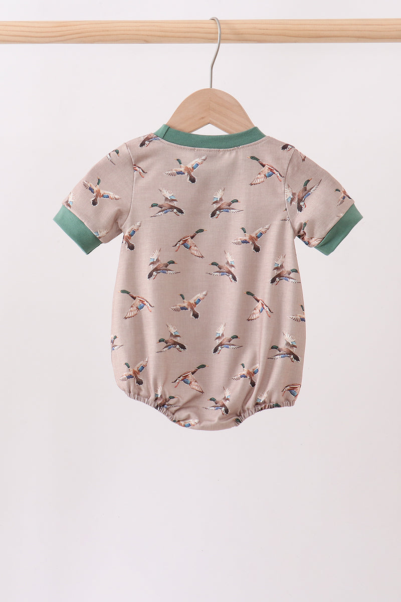  Aaria Tees