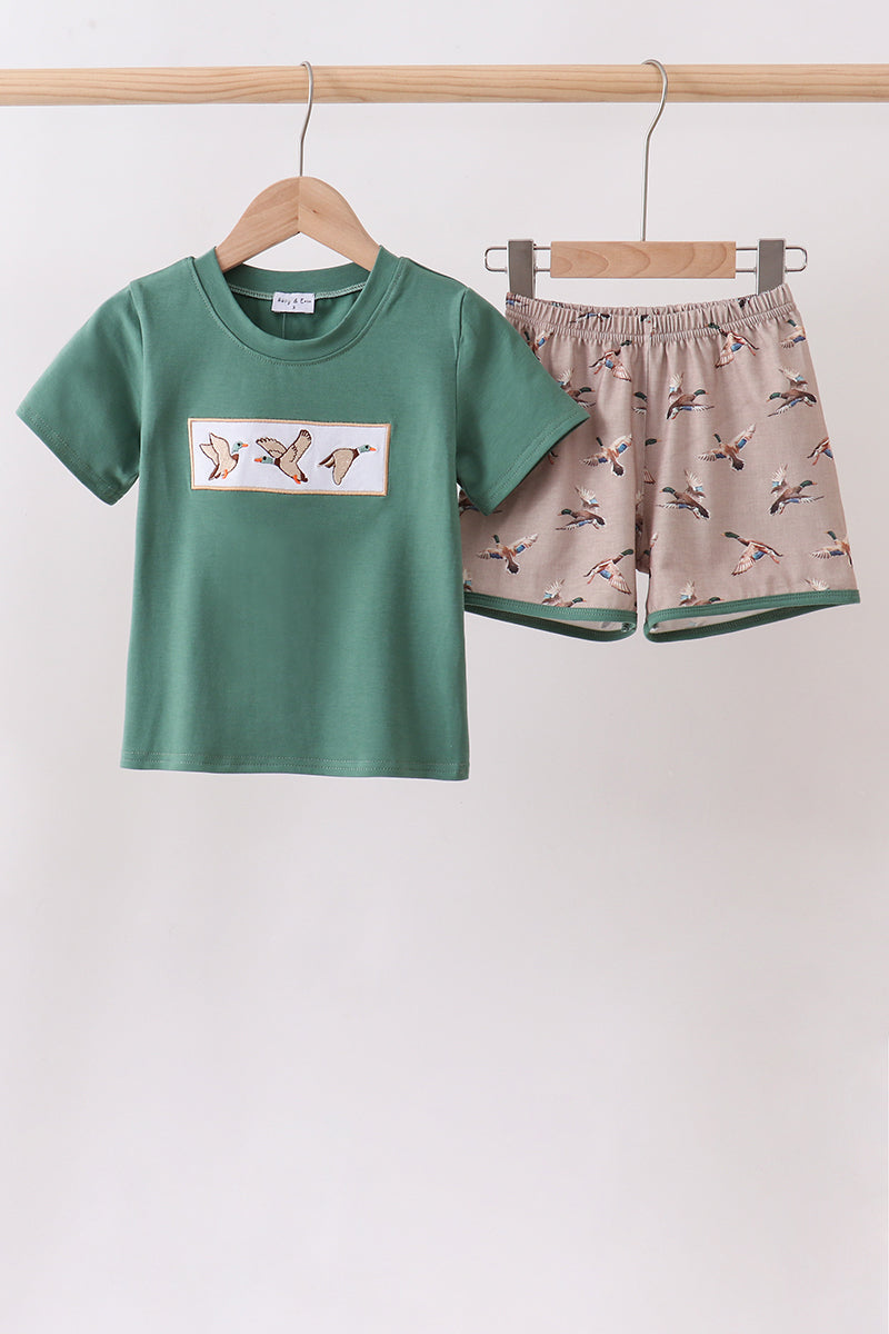  Aaria Tees