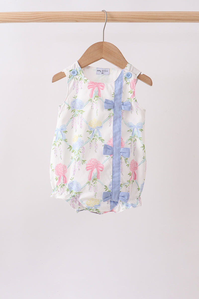  Aaria Tees