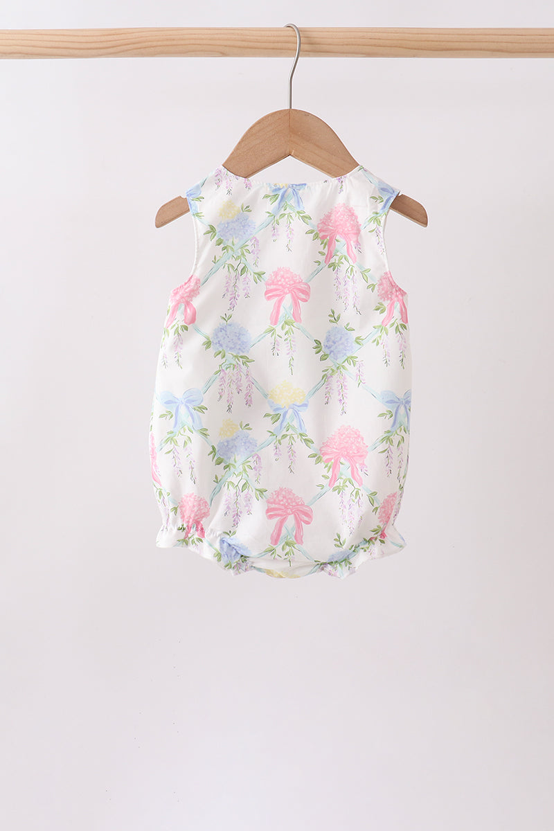 Aaria Tees