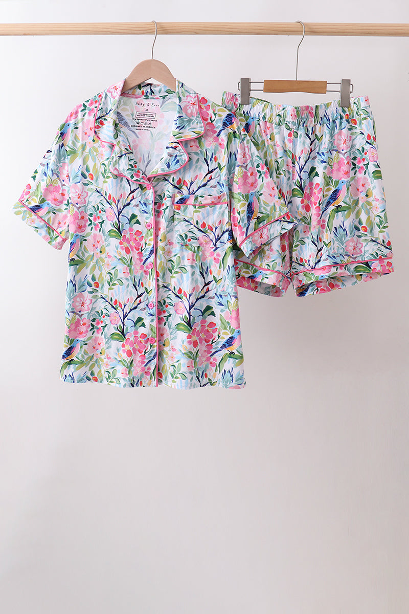  Aaria Tees