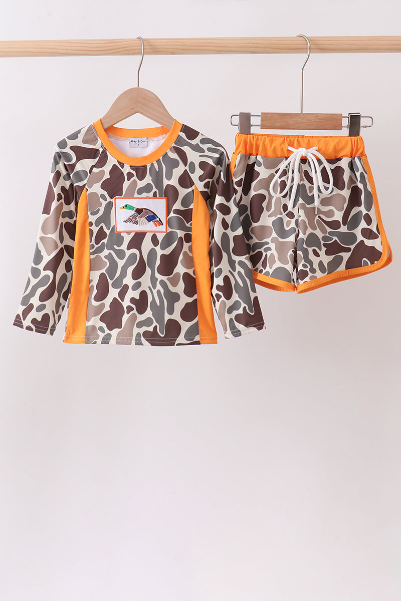  Aaria Tees