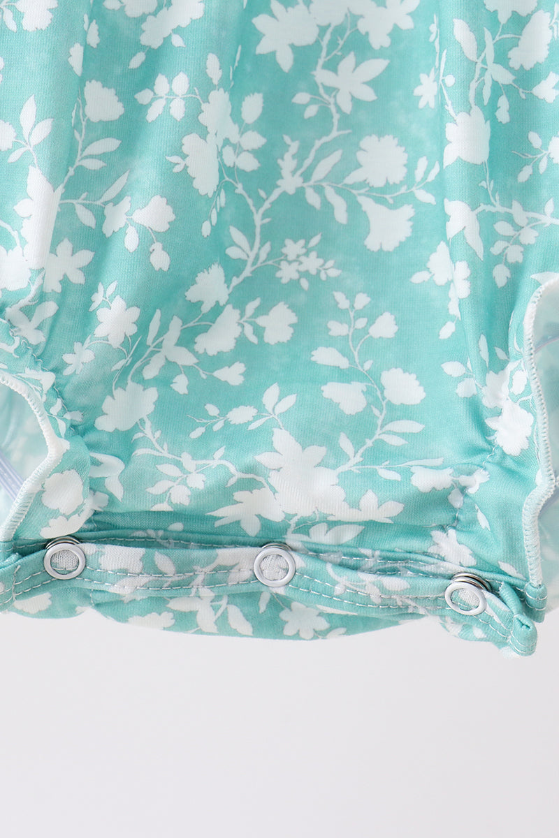  Aaria Tees
