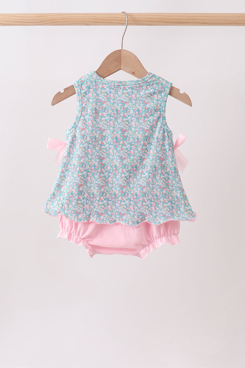  Aaria Tees