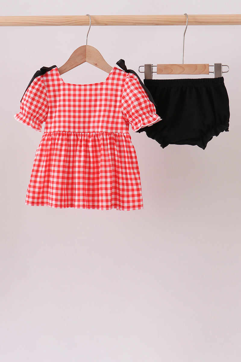  Aaria Tees