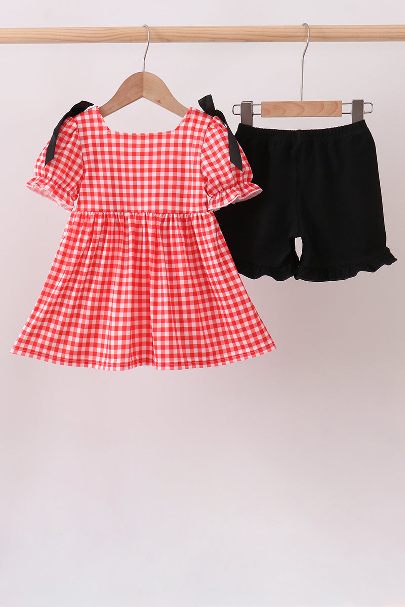  Aaria Tees