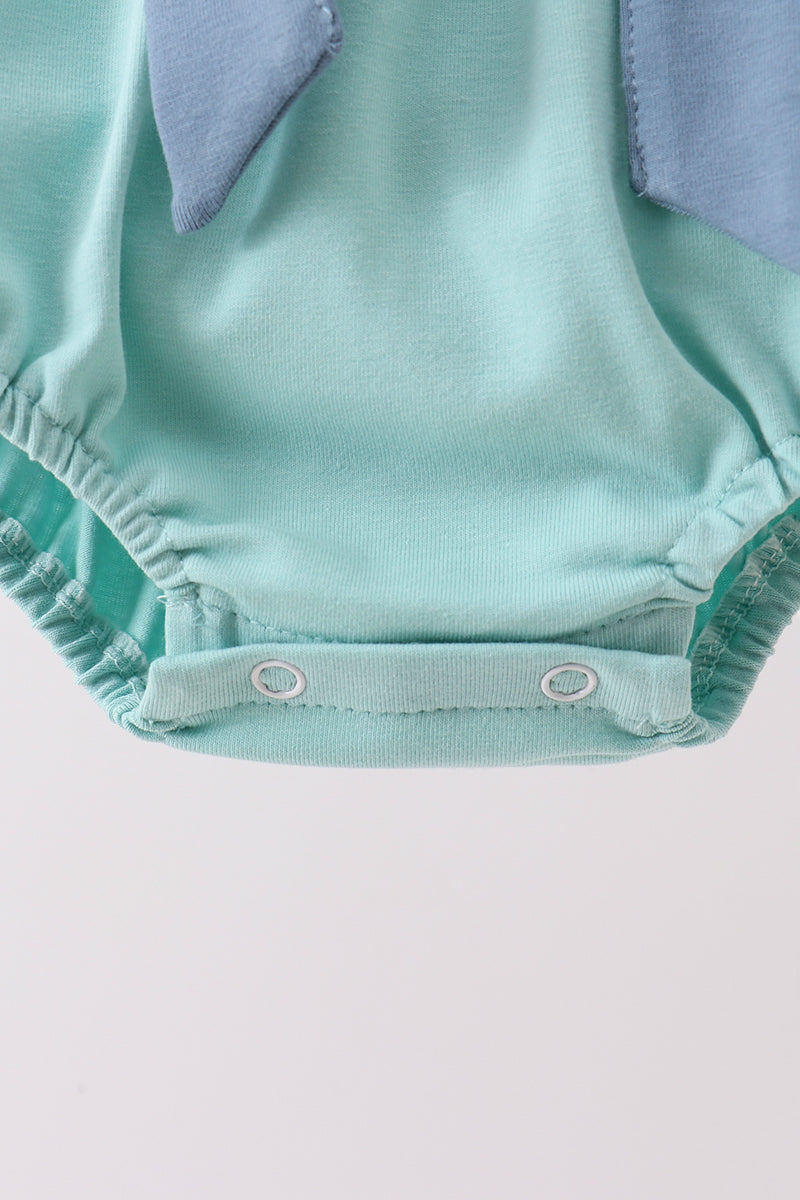  Aaria Tees