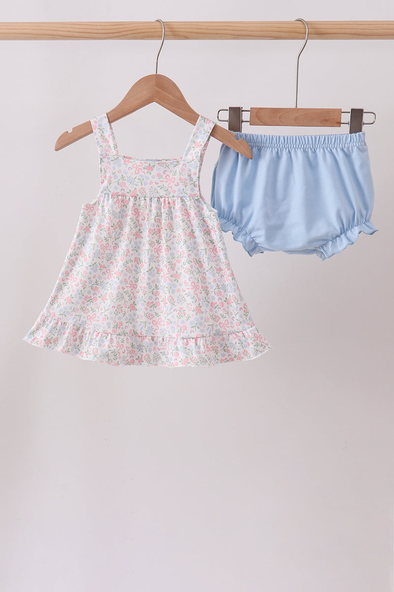  Aaria Tees