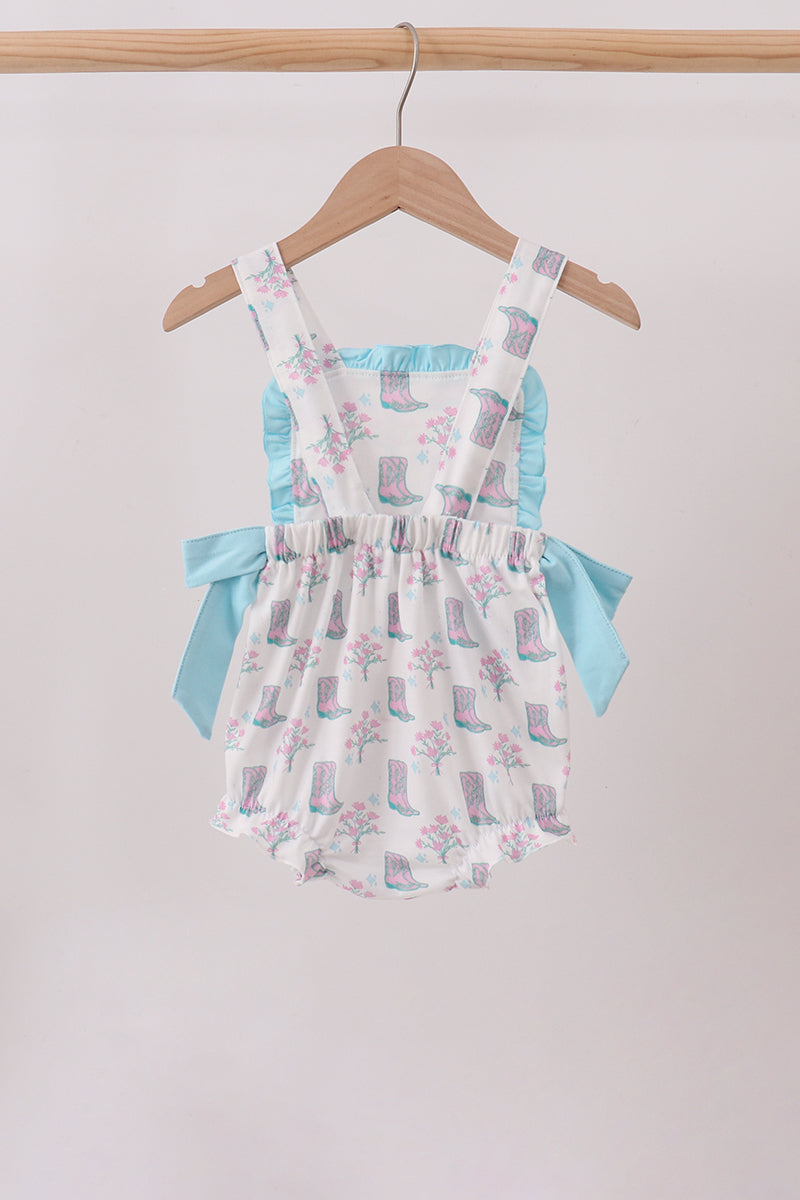  Aaria Tees